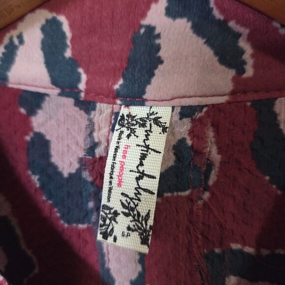 EUC INTIMATELY FREE PEOPLE PRINTED OVERSIZE PLEATED BACK TOP SIZE SMALL - Picture 13 of 16